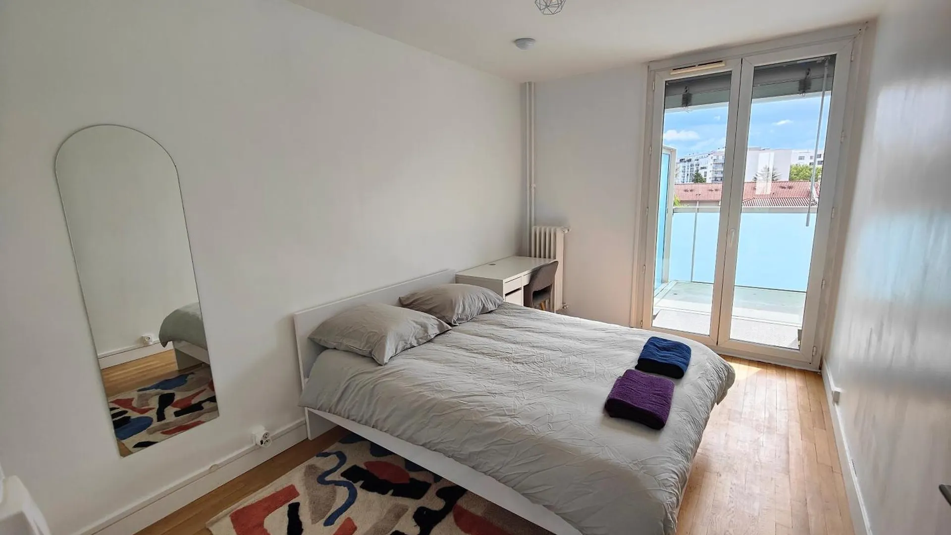 Apartment Appartement T4 Avec Terrasse Et Parking Villeurbanne France